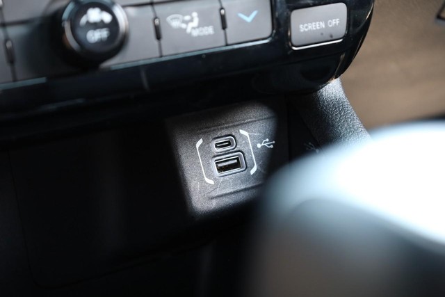 Jeep Compass Vehicle Image 14