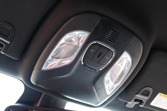 Jeep Compass Vehicle Image 16