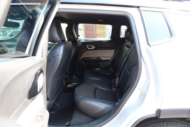 Jeep Compass Vehicle Image 20