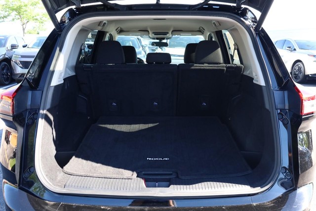 Nissan Rogue Vehicle Image 07