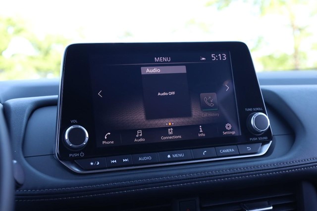 Nissan Rogue Vehicle Image 10