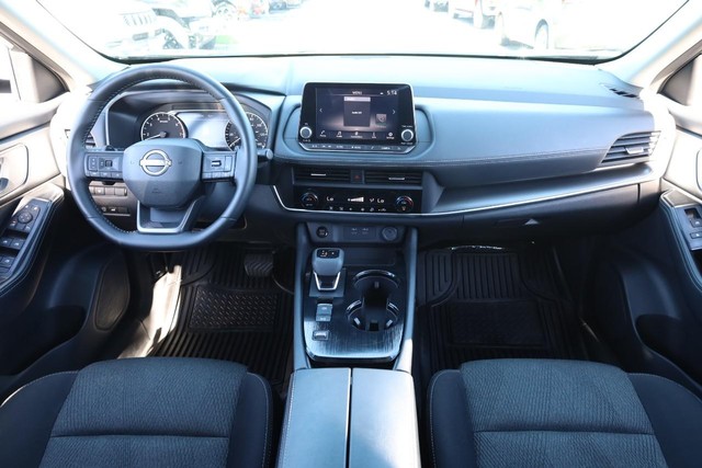Nissan Rogue Vehicle Image 21