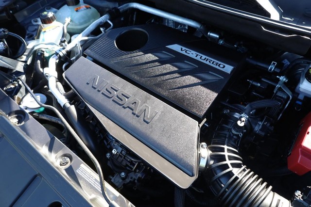 Nissan Rogue Vehicle Image 24