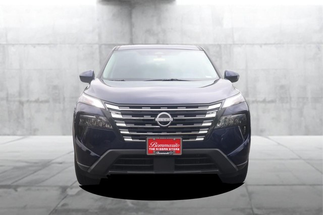 Nissan Rogue Vehicle Image 04