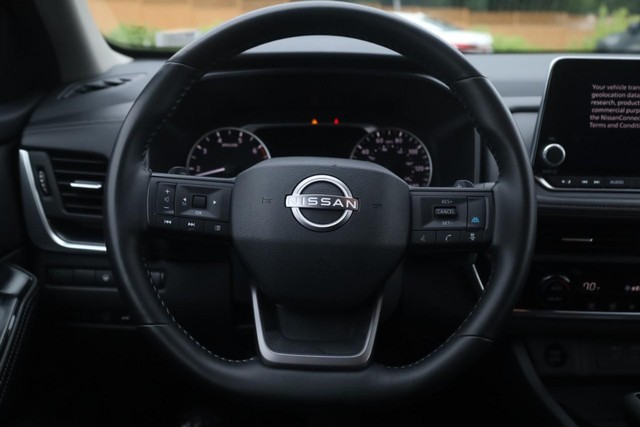 Nissan Rogue Vehicle Image 08