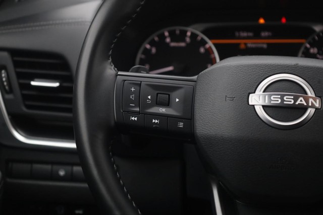 Nissan Rogue Vehicle Image 10