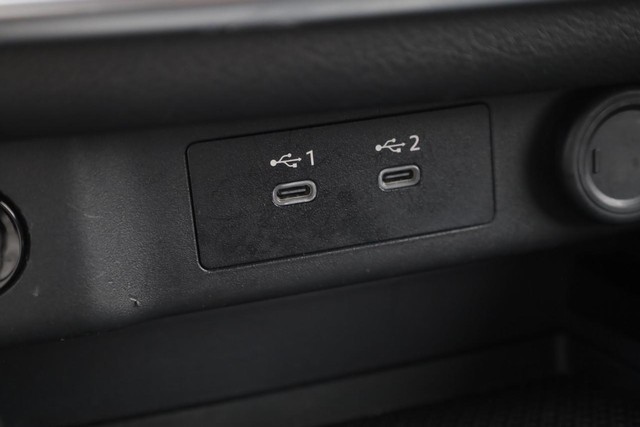 Nissan Rogue Vehicle Image 17