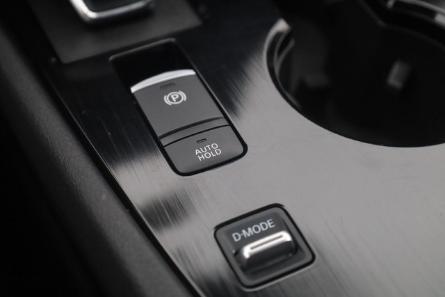 Nissan Rogue Vehicle Image 18