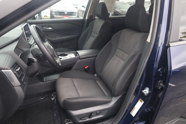 Nissan Rogue Vehicle Image 20