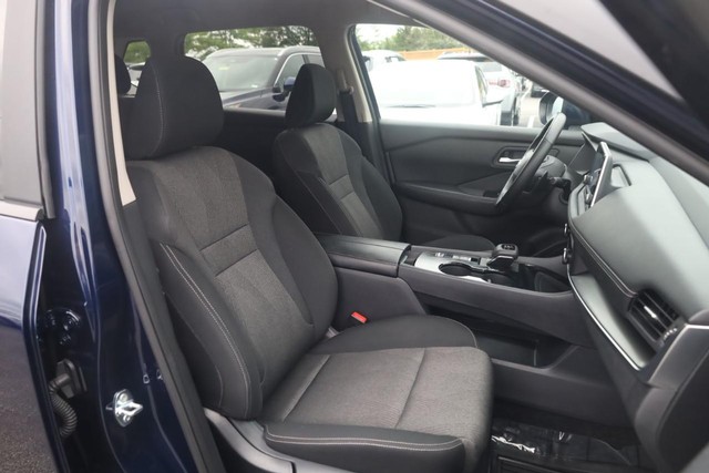 Nissan Rogue Vehicle Image 21