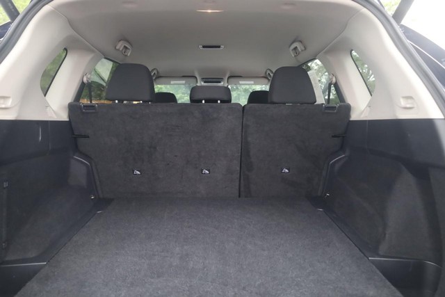 Nissan Rogue Vehicle Image 23