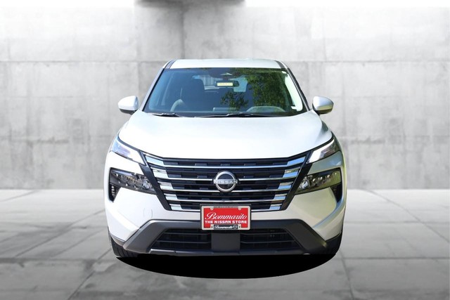 Nissan Rogue Vehicle Image 04