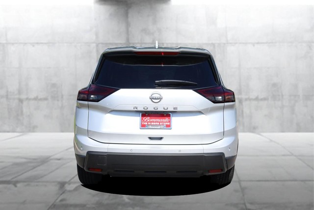 Nissan Rogue Vehicle Image 06
