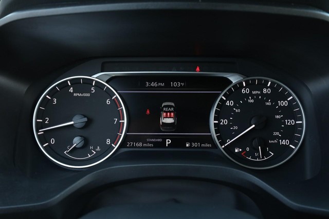 Nissan Rogue Vehicle Image 10