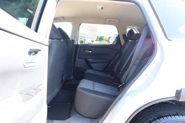 Nissan Rogue Vehicle Image 20
