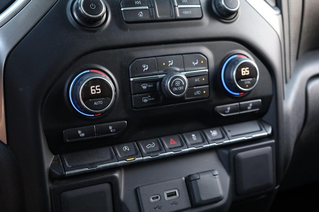 Chevrolet Silverado 1500 Vehicle Full-screen Gallery Image 12