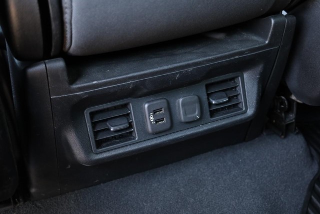 Chevrolet Silverado 1500 Vehicle Full-screen Gallery Image 20