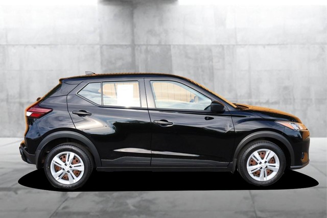 Nissan Kicks Vehicle Image 05