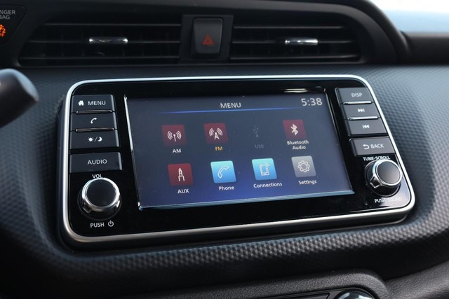 Nissan Kicks Vehicle Image 11