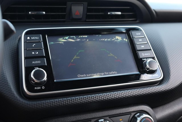 Nissan Kicks Vehicle Image 12