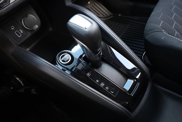 Nissan Kicks Vehicle Image 15