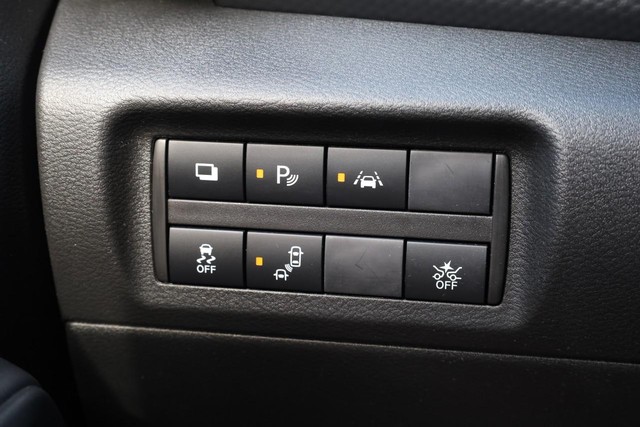 Nissan Kicks Vehicle Image 18