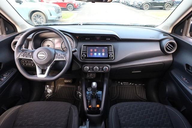 Nissan Kicks Vehicle Image 21