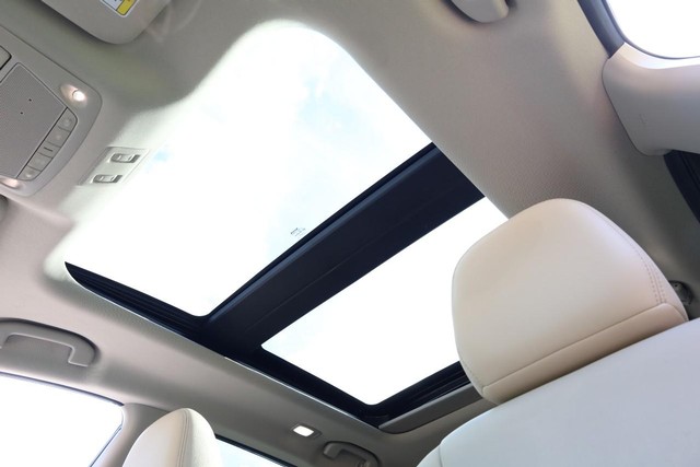 Nissan Murano Vehicle Image 10