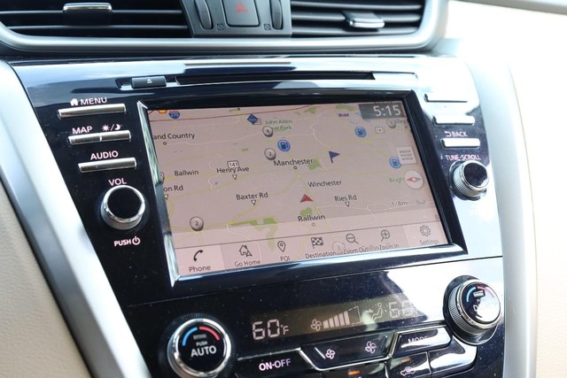 Nissan Murano Vehicle Image 15