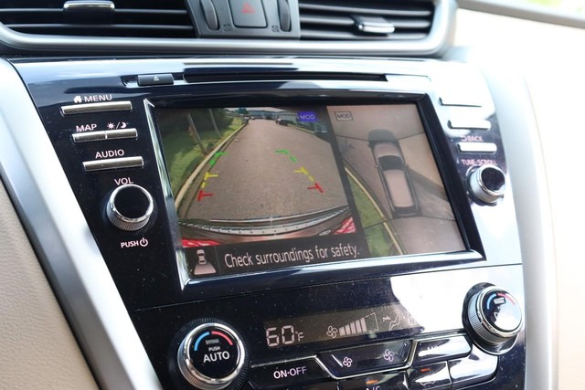 Nissan Murano Vehicle Image 16