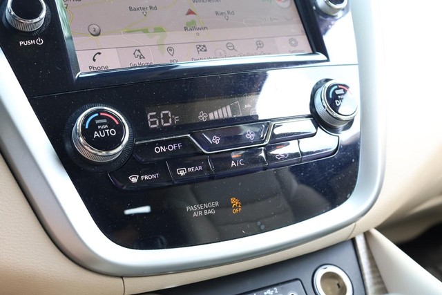 Nissan Murano Vehicle Image 17