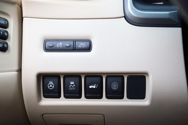 Nissan Murano Vehicle Image 23