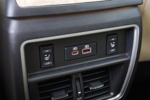 Nissan Murano Vehicle Image 26