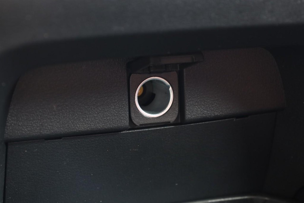 Mazda CX-50 Hybrid Vehicle Full-screen Gallery Image 16