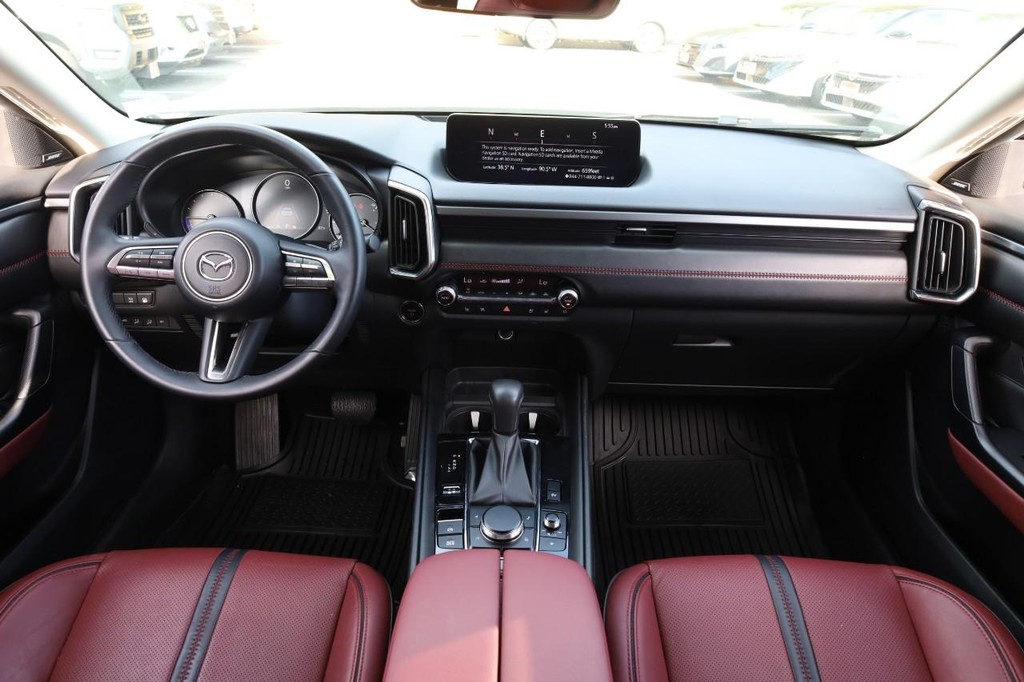 Mazda CX-50 Hybrid Vehicle Full-screen Gallery Image 24