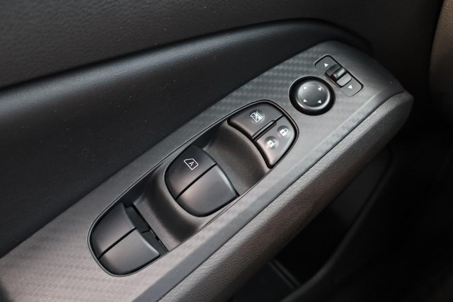 2025 Nissan Altima SV - Photo 17