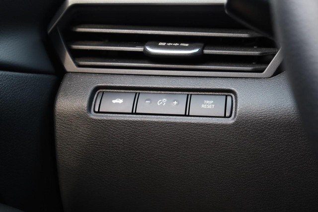 2025 Nissan Altima SV - Photo 18