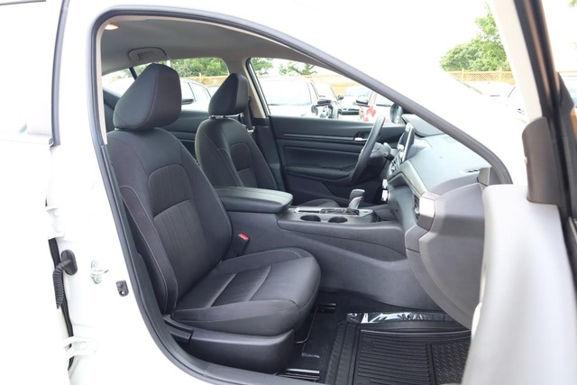 2025 Nissan Altima SV - Photo 23