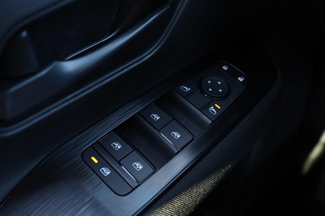 Nissan Kicks Vehicle Image 18