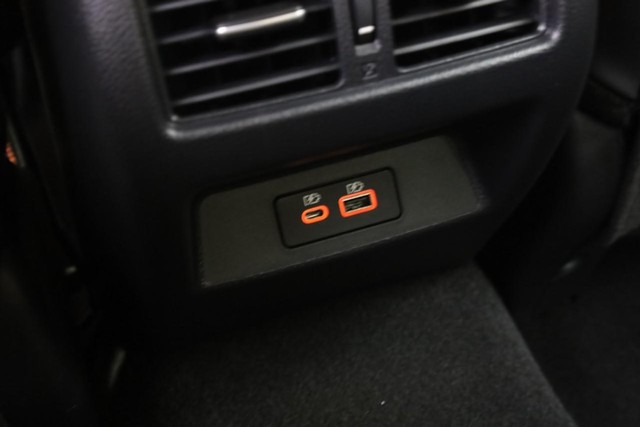 Nissan Altima Vehicle Full-screen Gallery Image 20