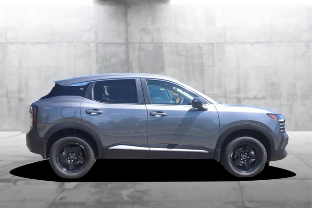 Nissan Kicks Vehicle Image 05