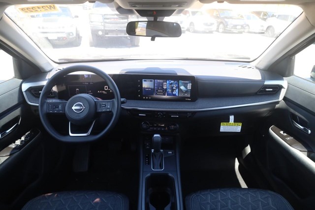 Nissan Kicks Vehicle Image 07