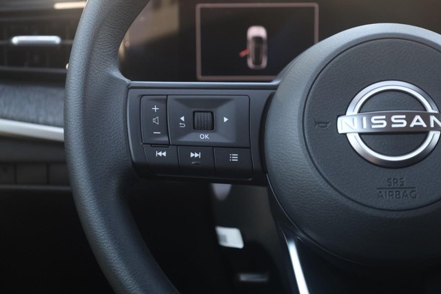 Nissan Kicks Vehicle Image 10