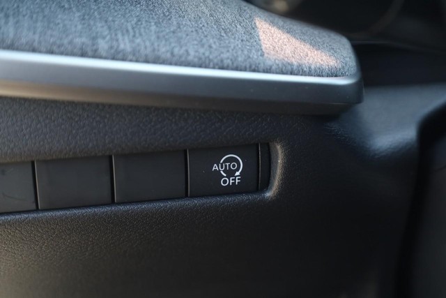 Nissan Kicks Vehicle Image 12