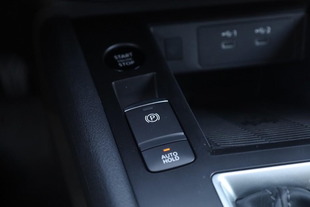 Nissan Kicks Vehicle Image 18