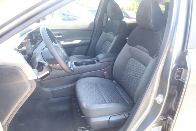 Nissan Kicks Vehicle Image 20