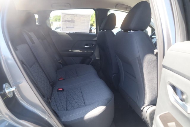 Nissan Kicks Vehicle Image 22