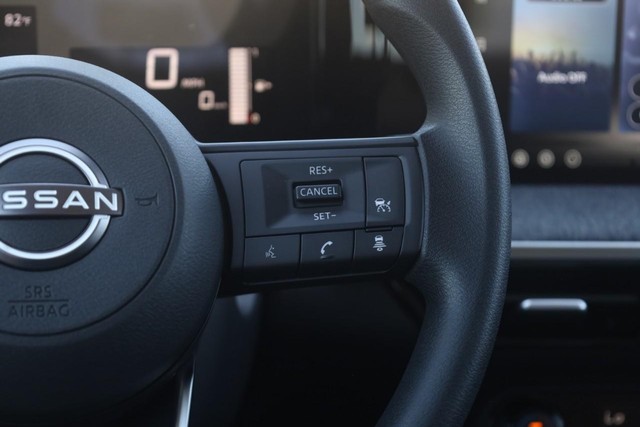 Nissan Kicks Vehicle Image 09