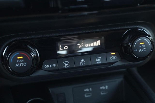 Nissan Kicks Vehicle Image 16