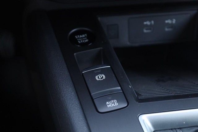 Nissan Kicks Vehicle Image 18